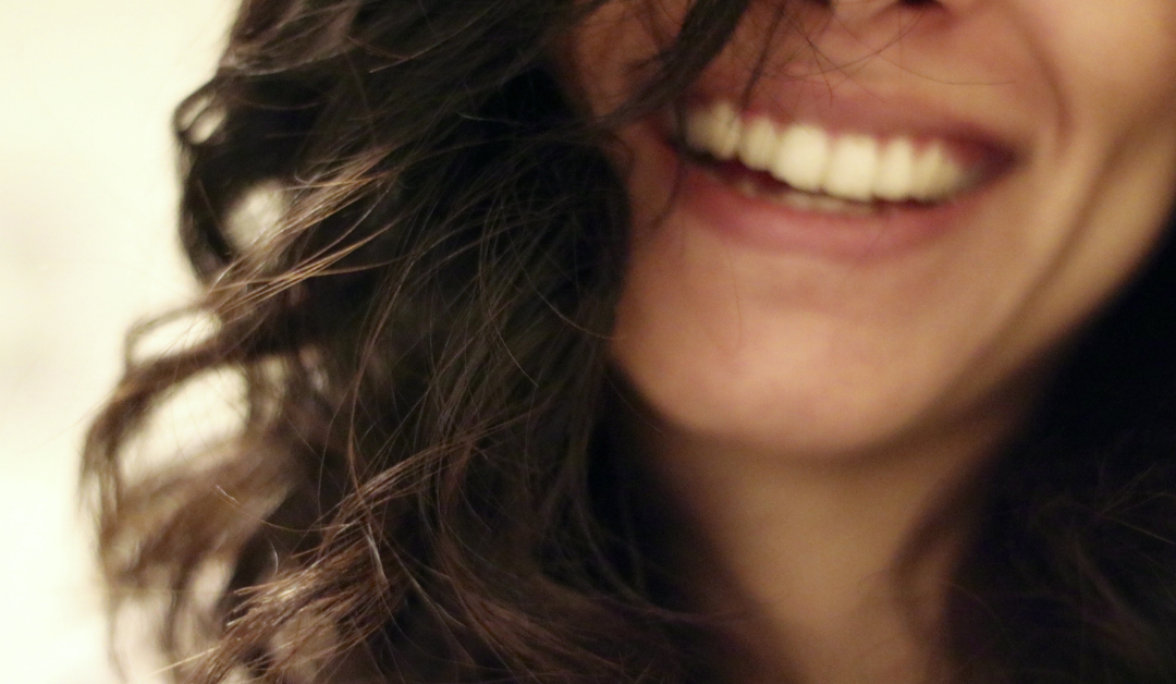 Piękny uśmiech – ajurwedyjskie sposoby dbania o higienę ustną